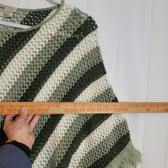 Vintage Boho Crochet Fringe Poncho One Size S-L Green Stripes Western USA Made - Picture 6 of 10